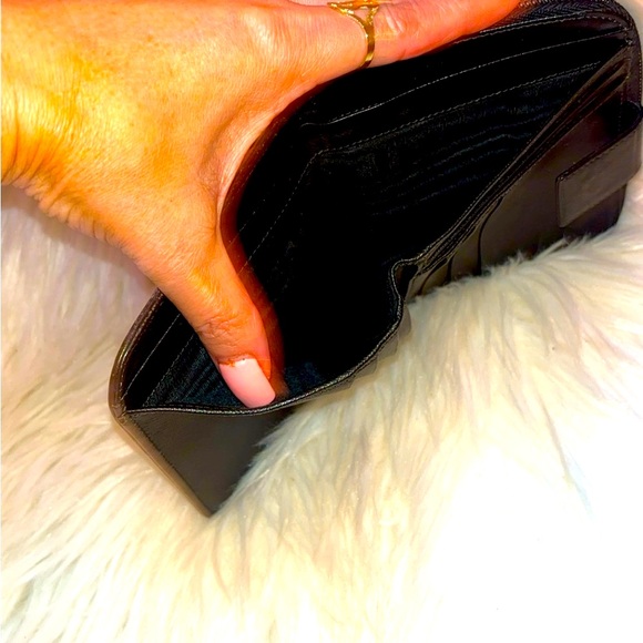 Prada Zip Wallet! - Picture 9 of 11